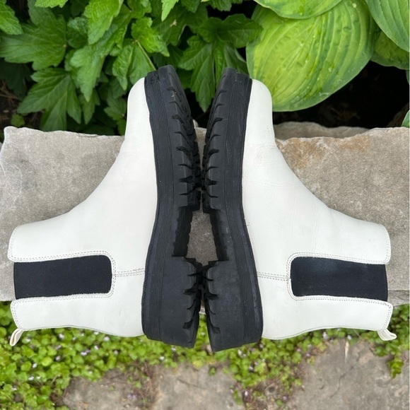 Marc Fisher Padmia White Leather Chelsea Combat Lug Sole Boots 7.5 - Picture 7 of 9